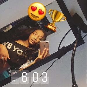 Meet your Posher, Mia